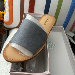 NIB 6.5 Soda Blue Slide Sandals